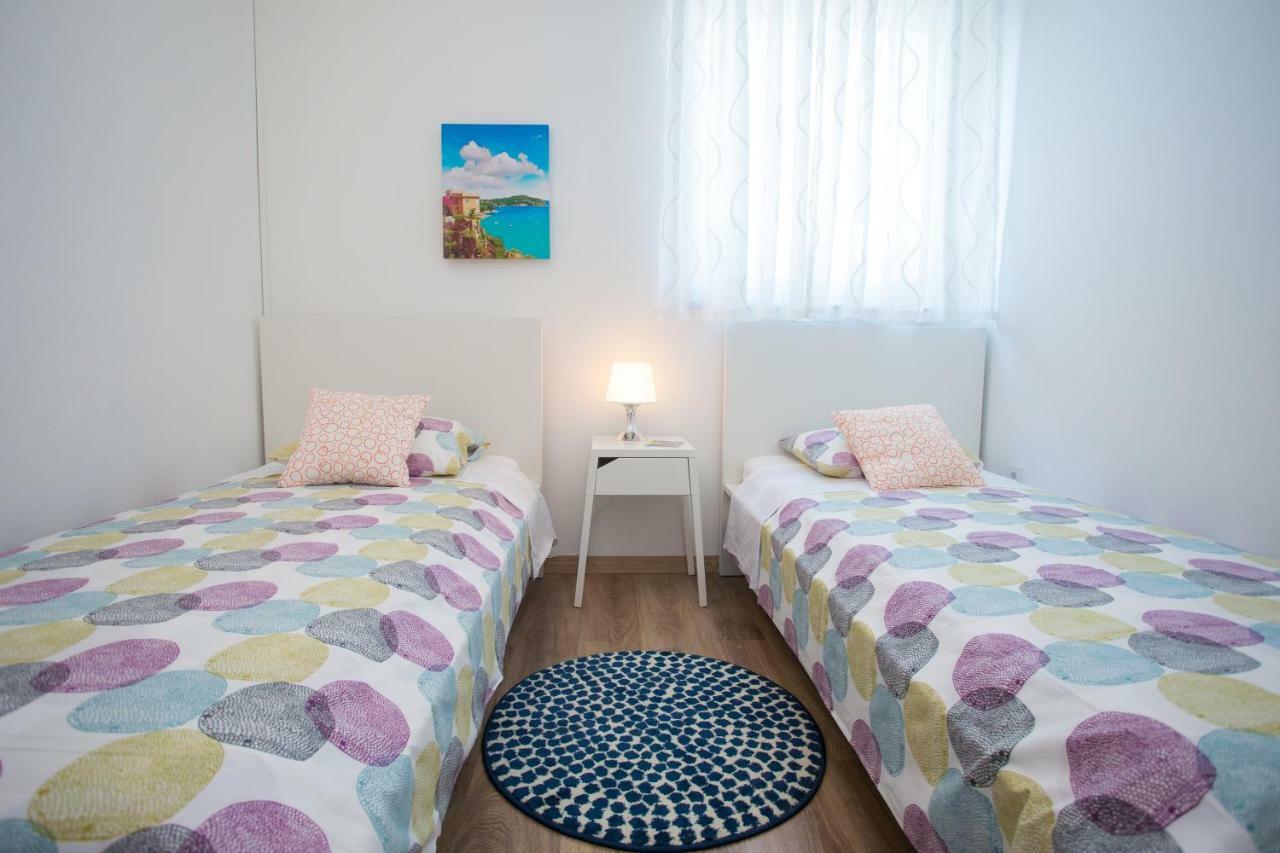 Apartman Girasol Pula Apartman Kültér fotó